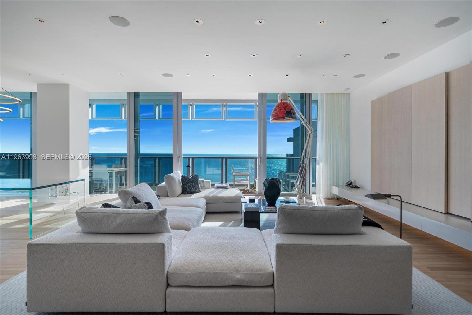 The EDITION Residence 1501