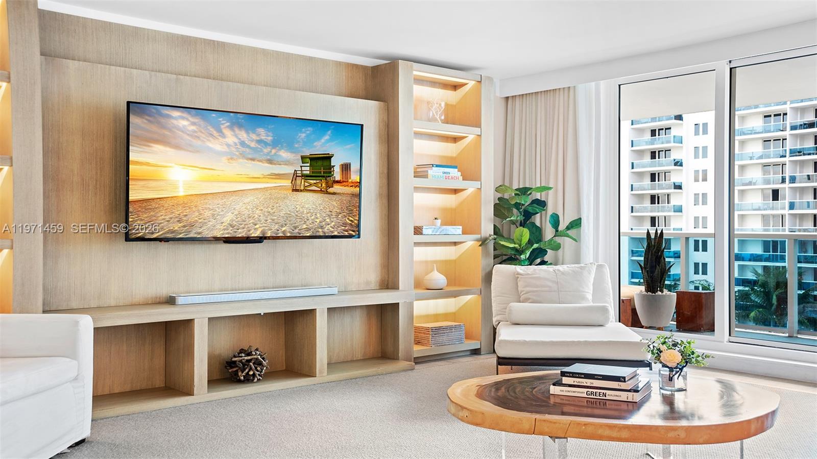 1 Hotel & Homes Residence 904