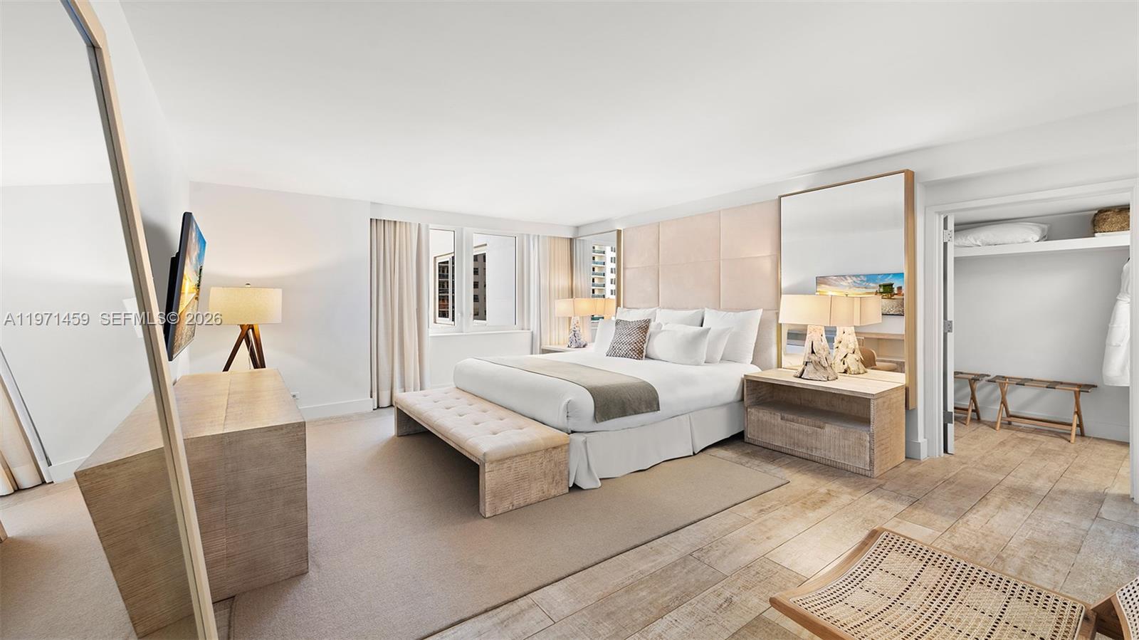 1 Hotel & Homes Residence 904
