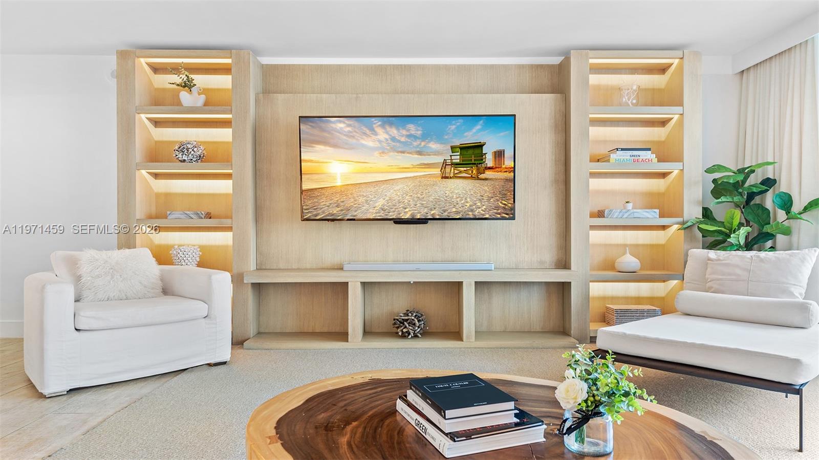 1 Hotel & Homes Residence 904