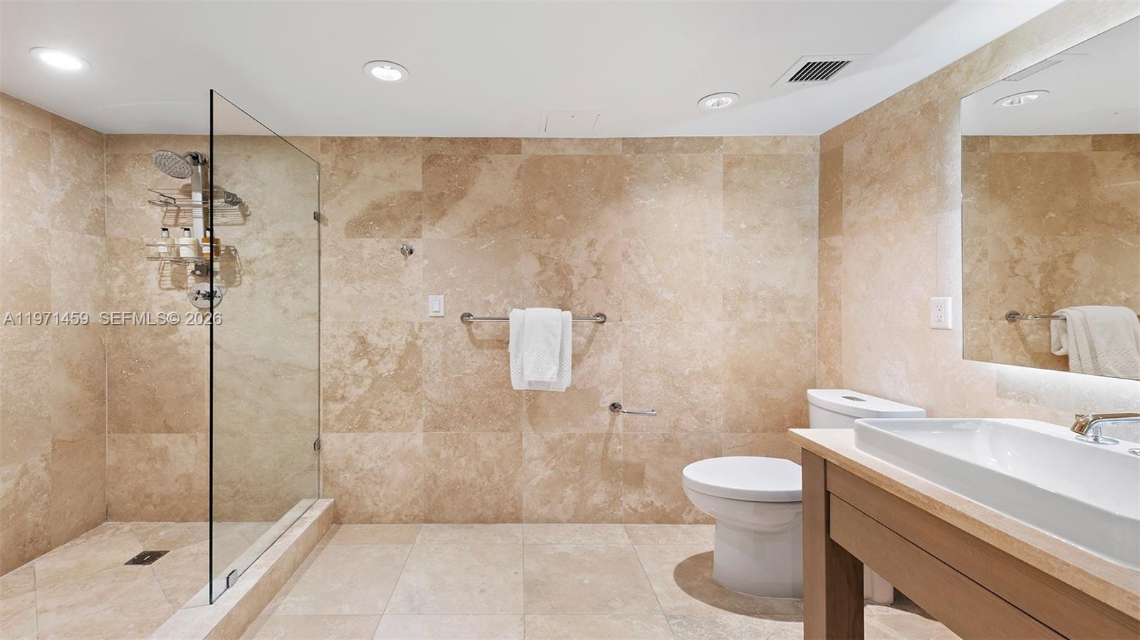 1 Hotel & Homes Residence 904