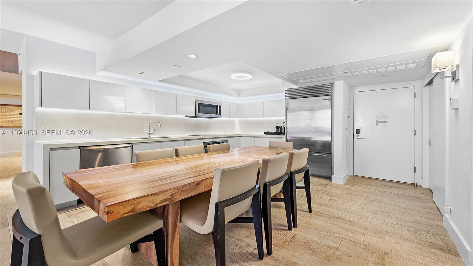 1 Hotel & Homes Residence 904