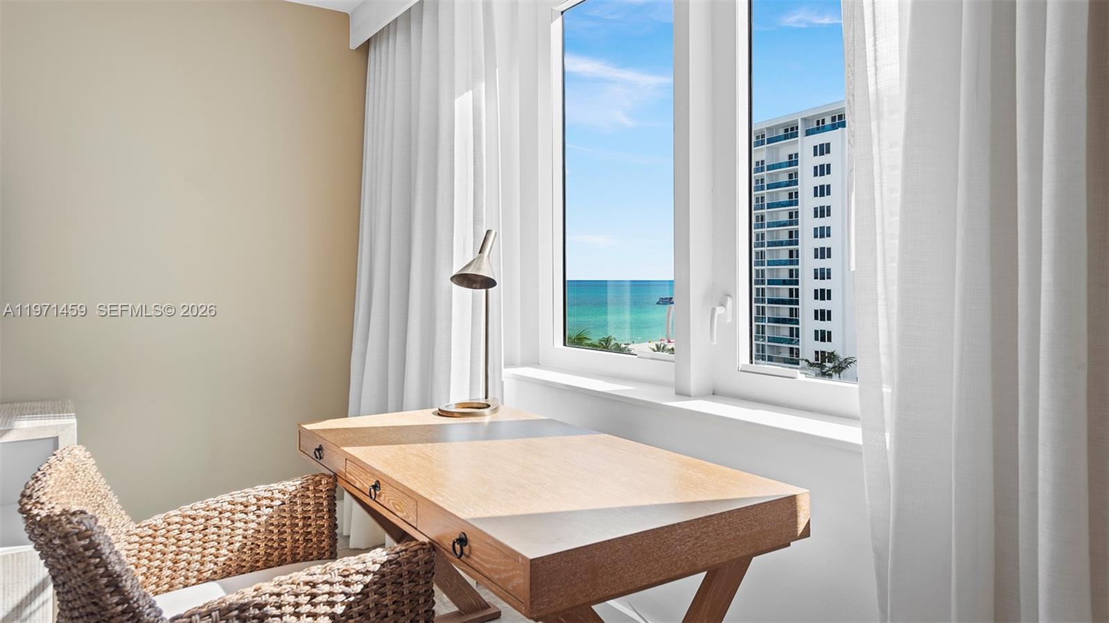 1 Hotel & Homes Residence 904