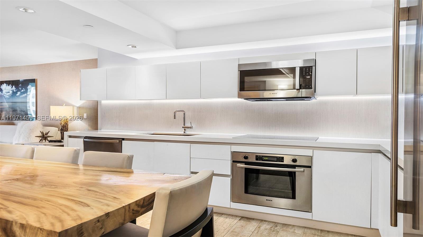 1 Hotel & Homes Residence 904