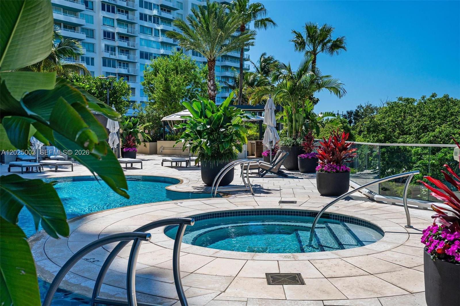 300 S Pointe Dr # 1001