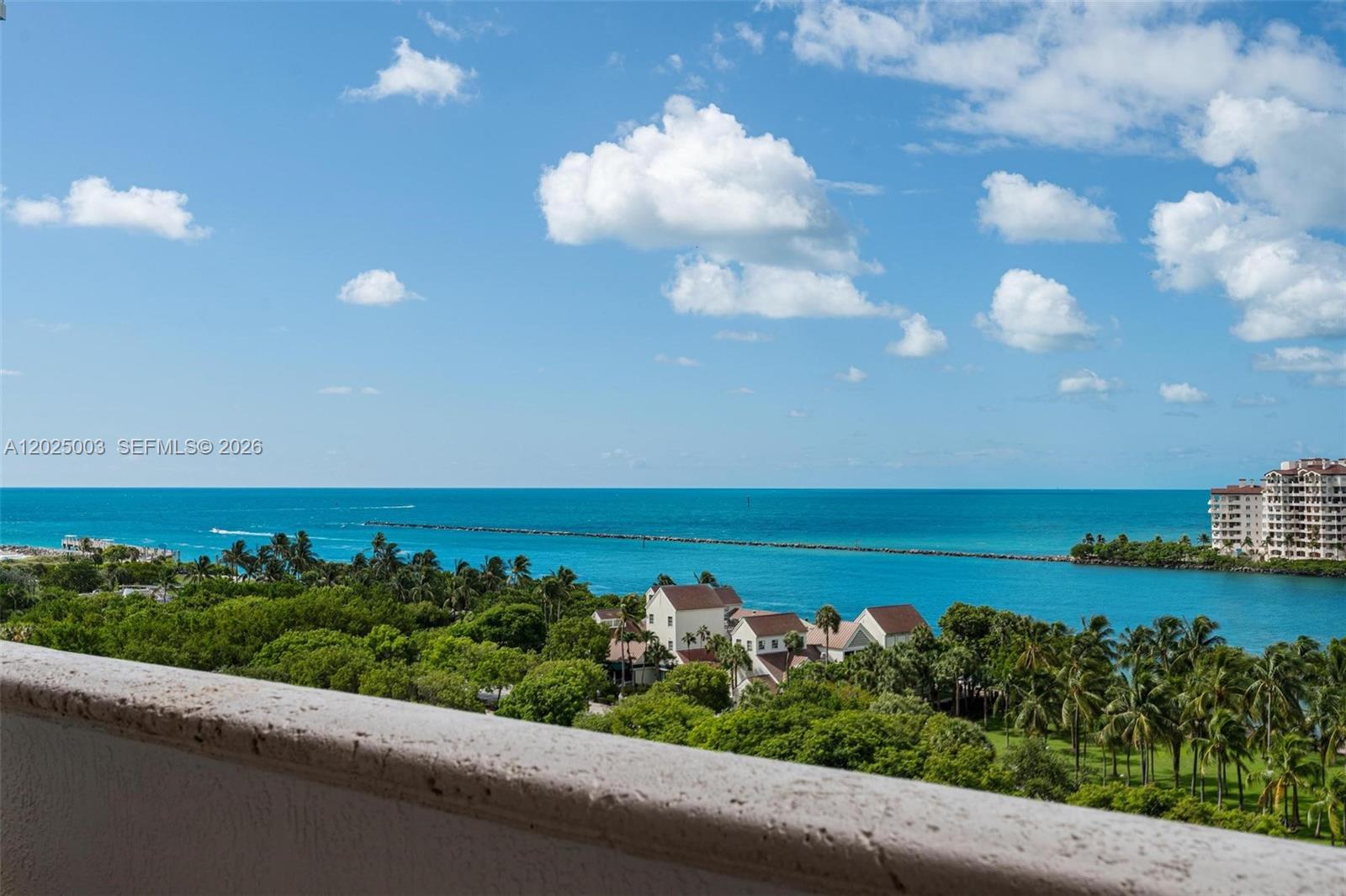 300 S Pointe Dr # 1001
