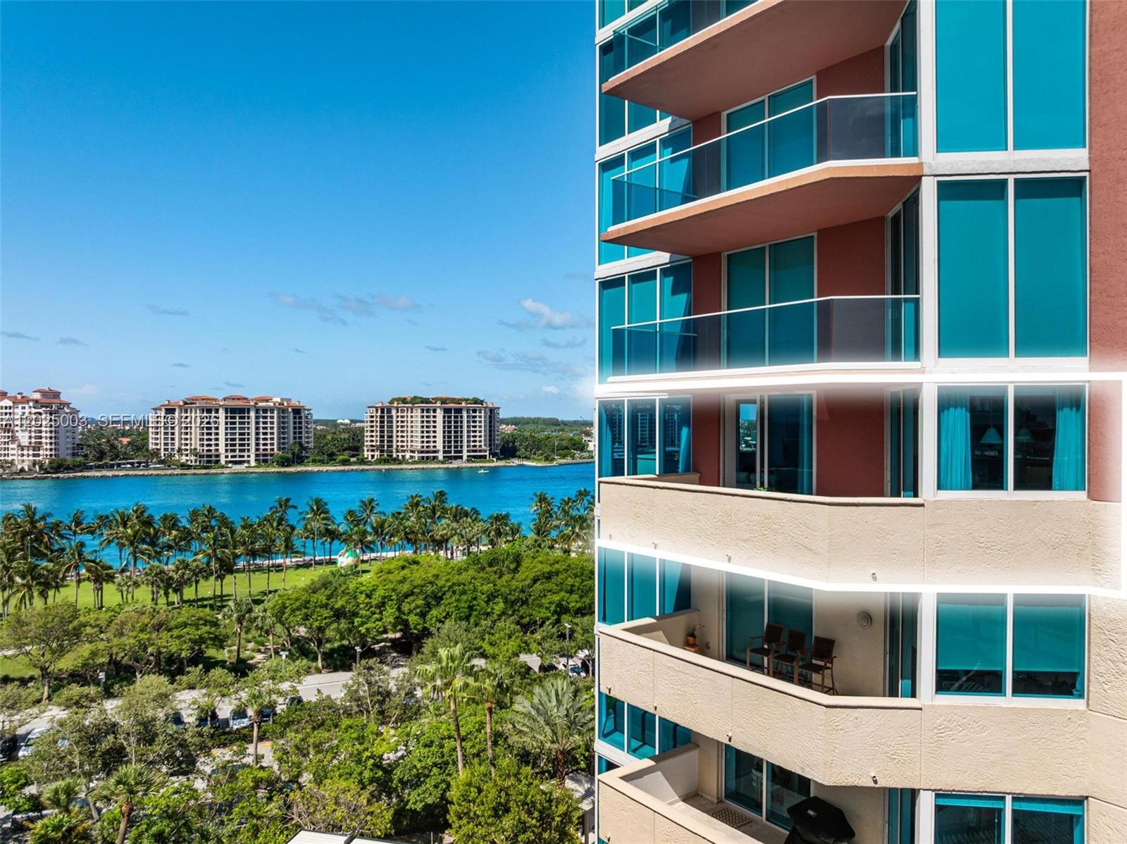 300 S Pointe Dr # 1001