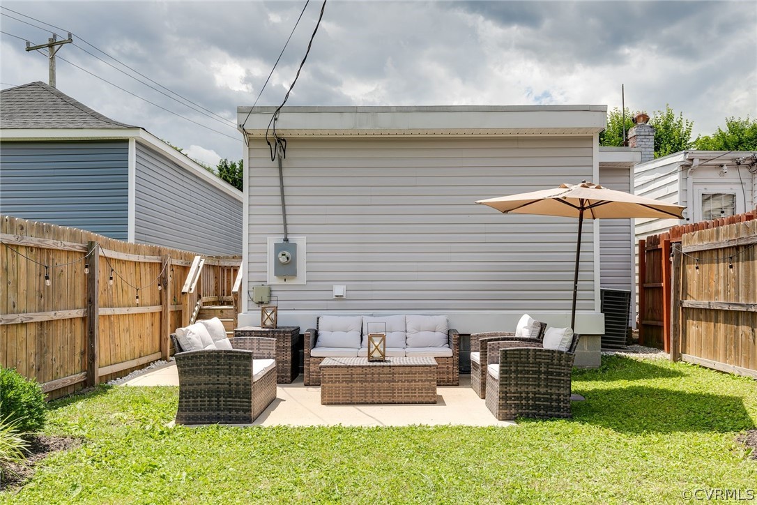 3302 Rosewood Ave