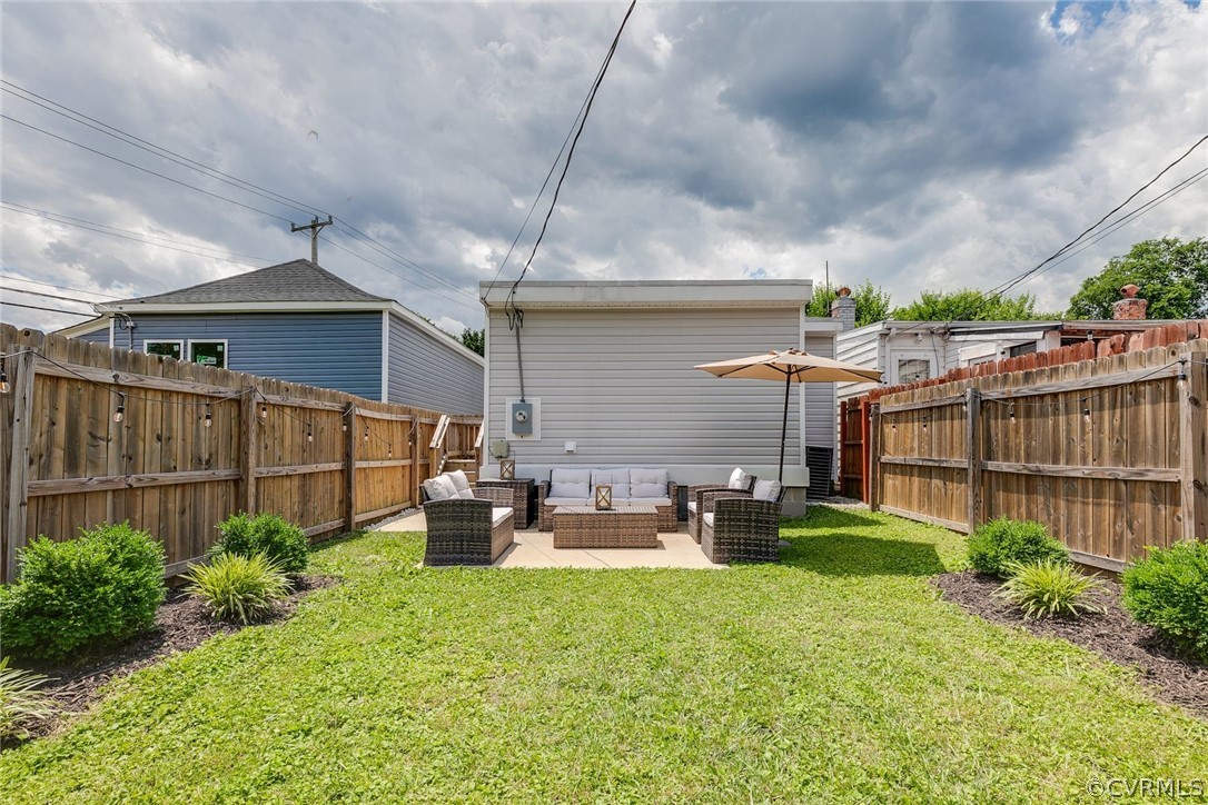 3302 Rosewood Ave