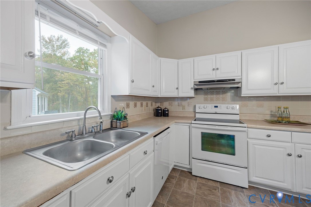 3031 Maplevale Rd