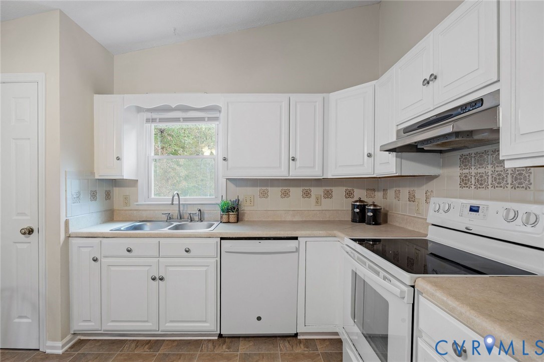 3031 Maplevale Rd