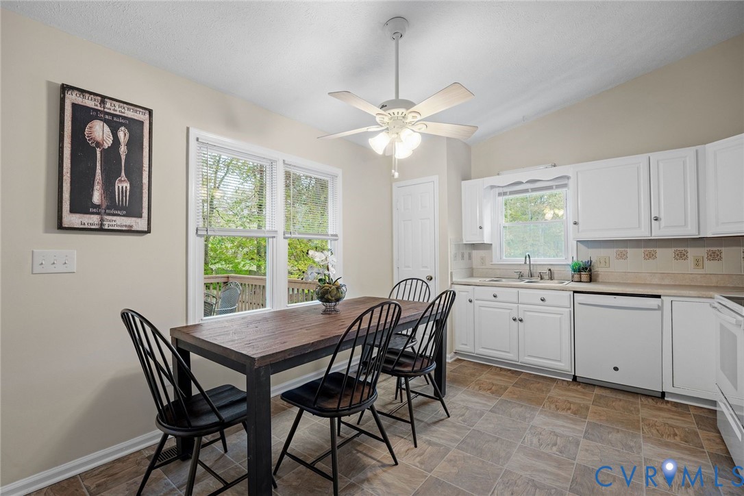 3031 Maplevale Rd