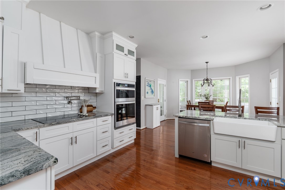 381 Shorewood Dr