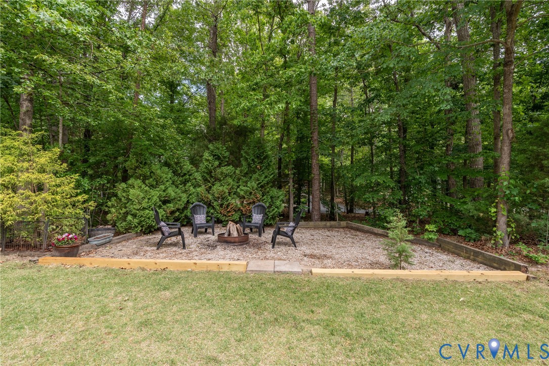 381 Shorewood Dr