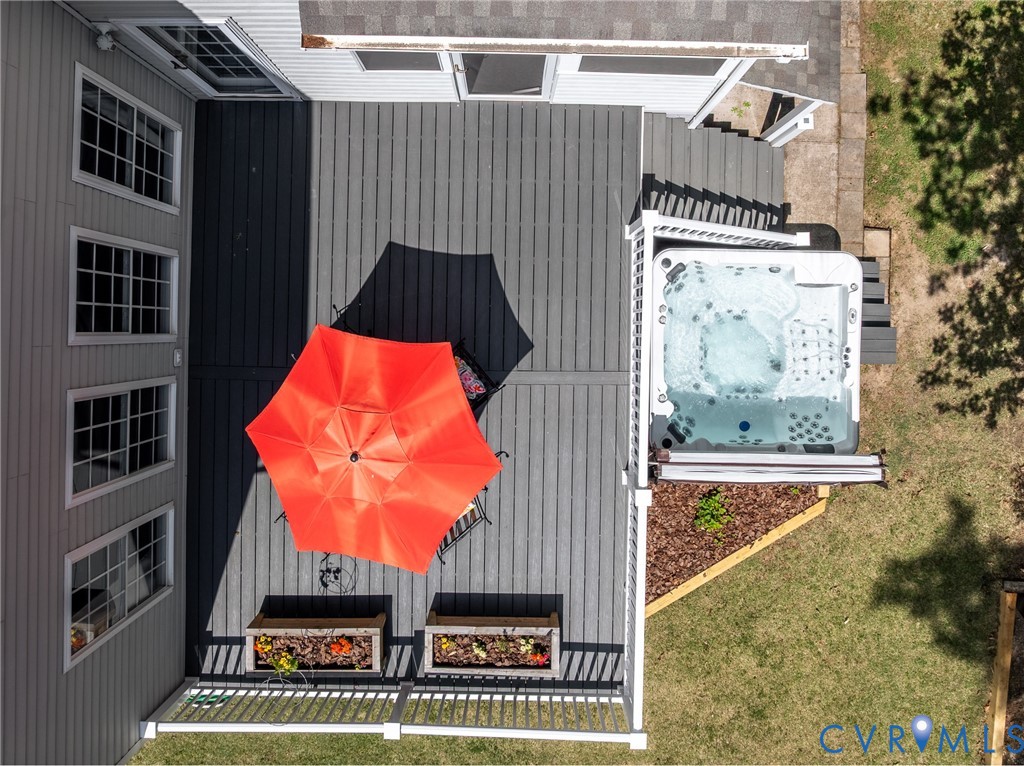 381 Shorewood Dr