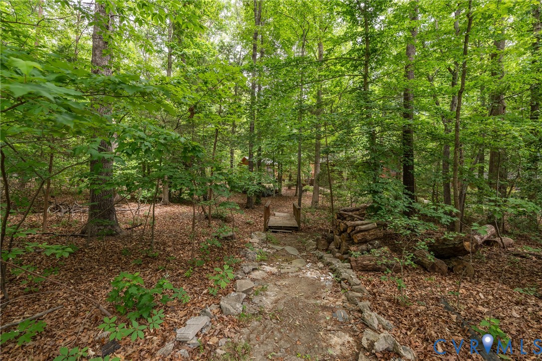 381 Shorewood Dr