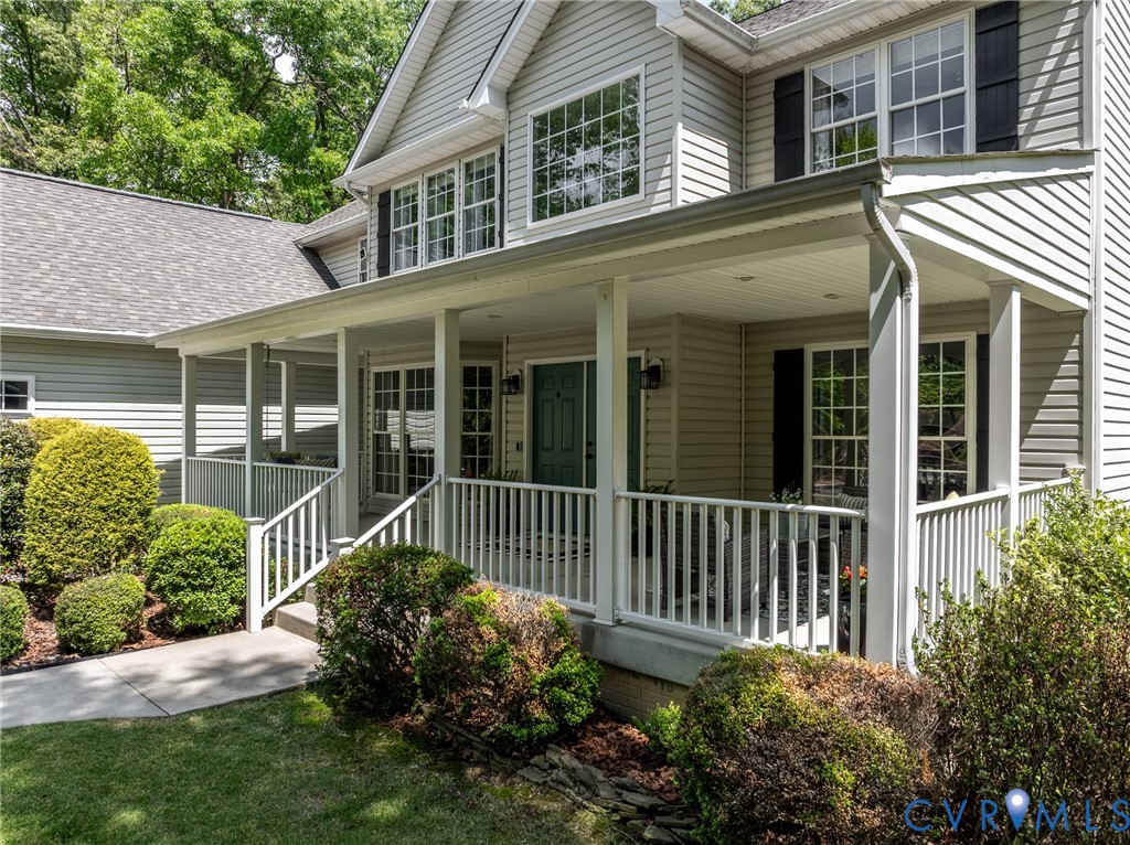 381 Shorewood Dr