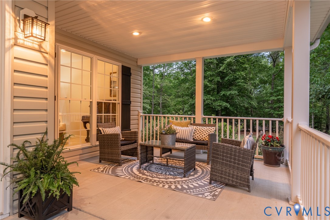 381 Shorewood Dr