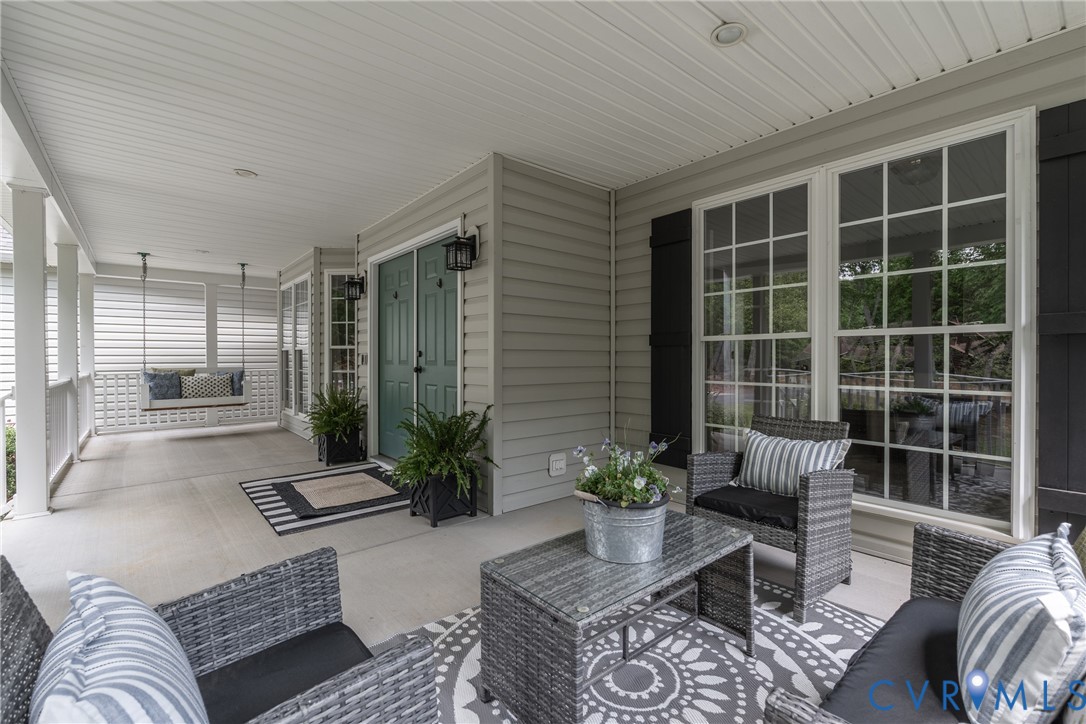 381 Shorewood Dr