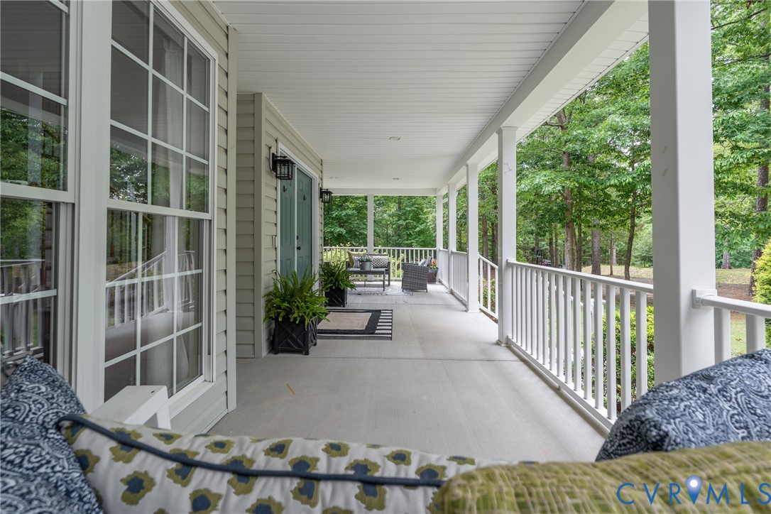 381 Shorewood Dr