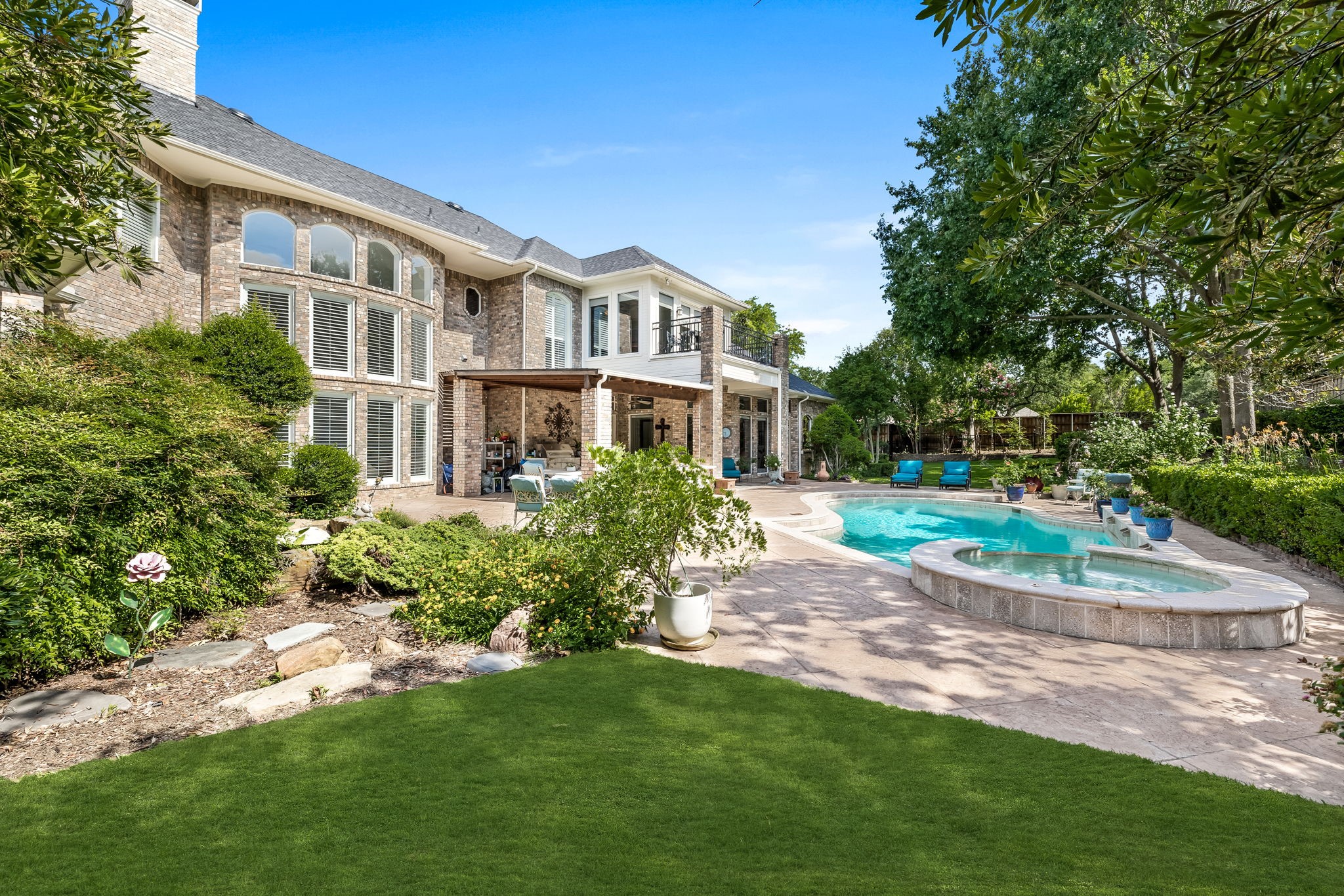 17405 Woods Edge Drive