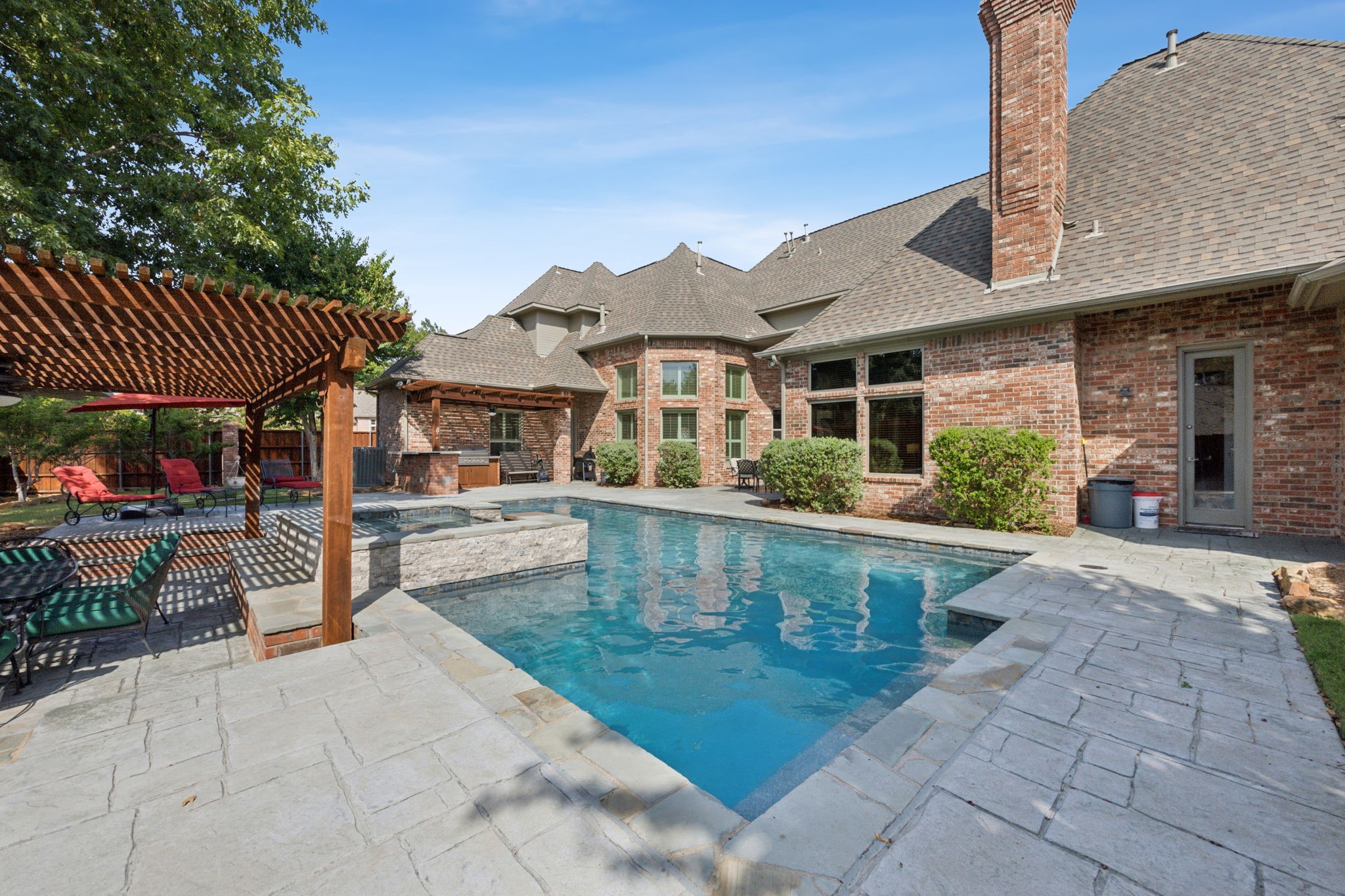 6405 Riverside Drive