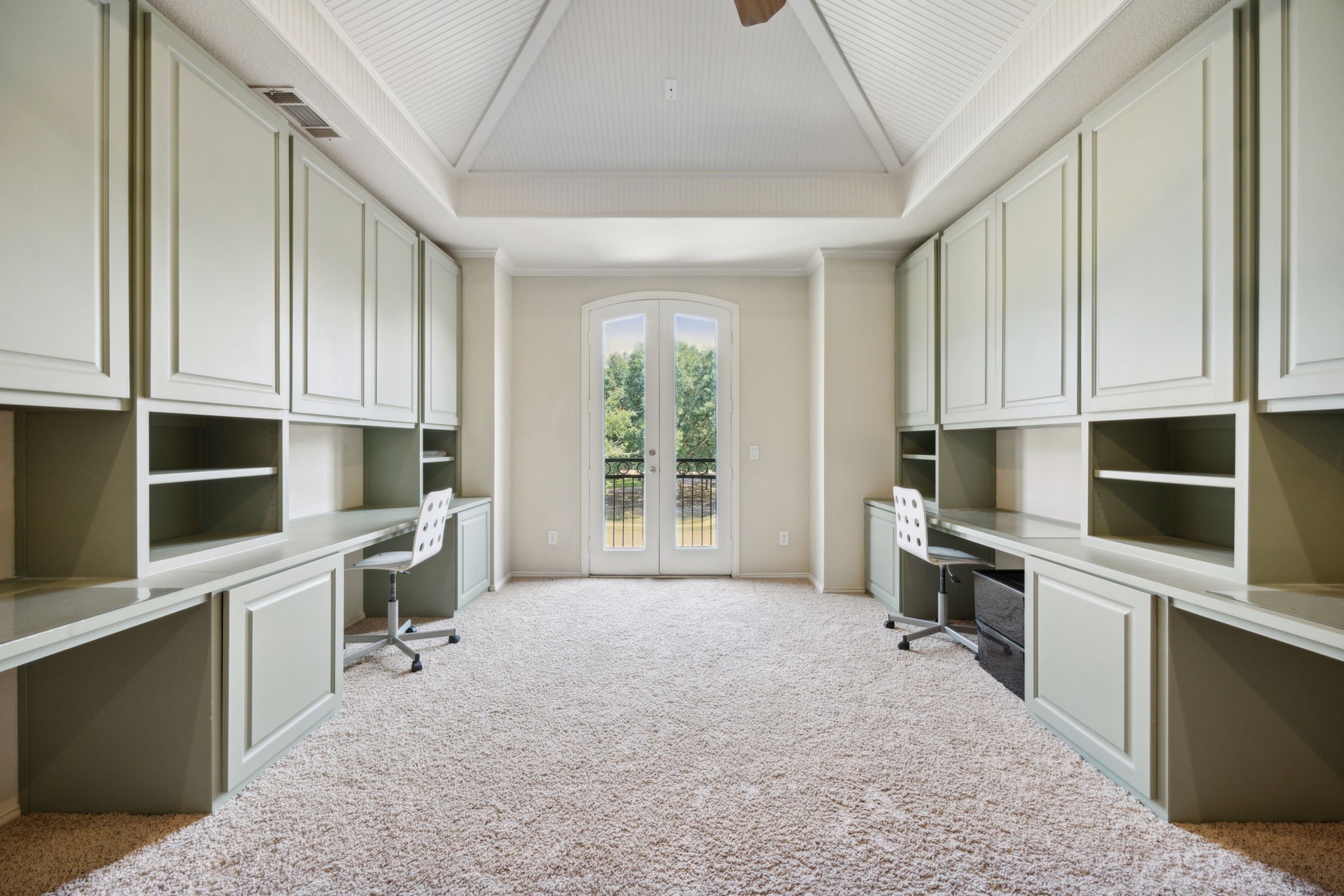 6405 Riverside Drive