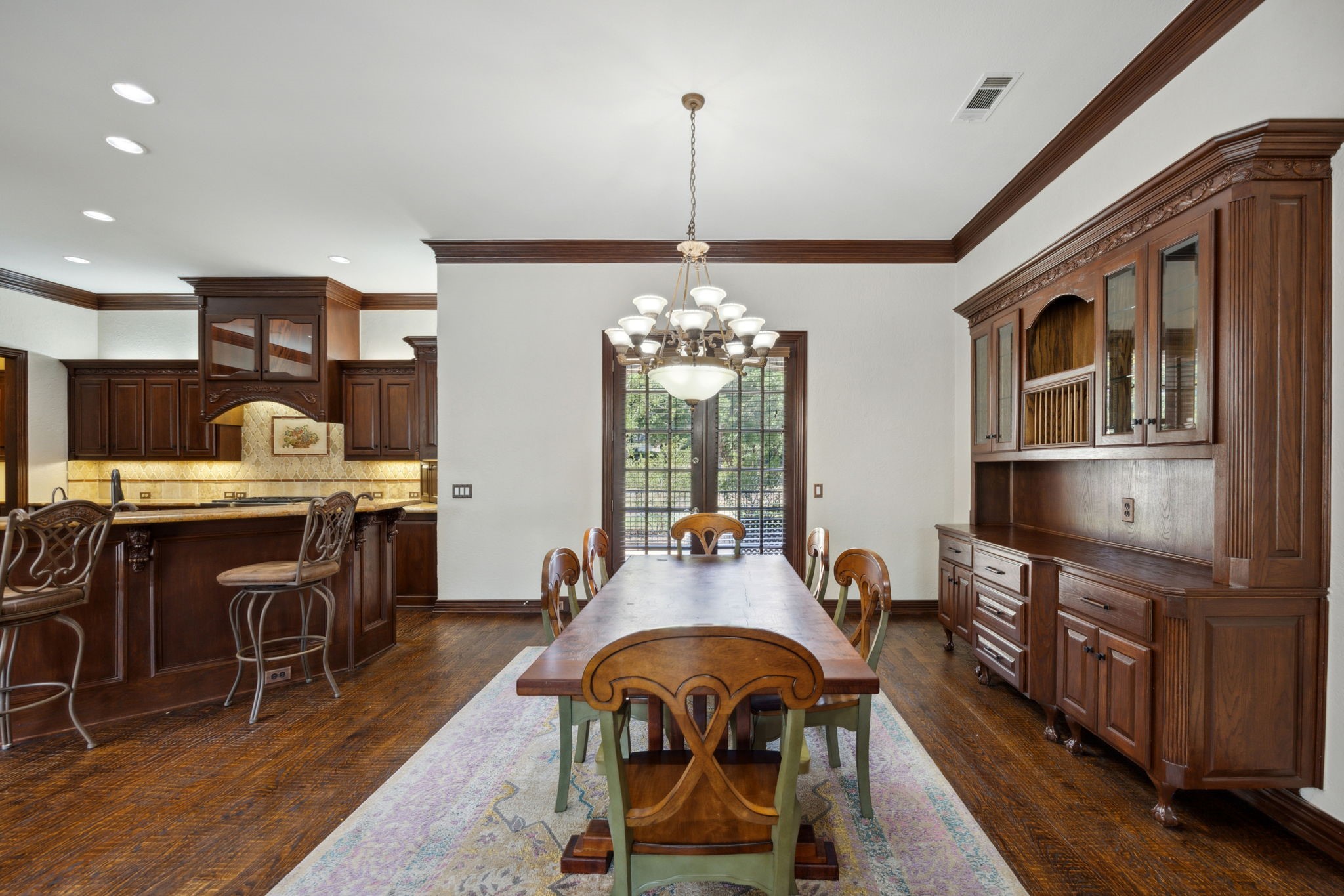 6405 Riverside Drive