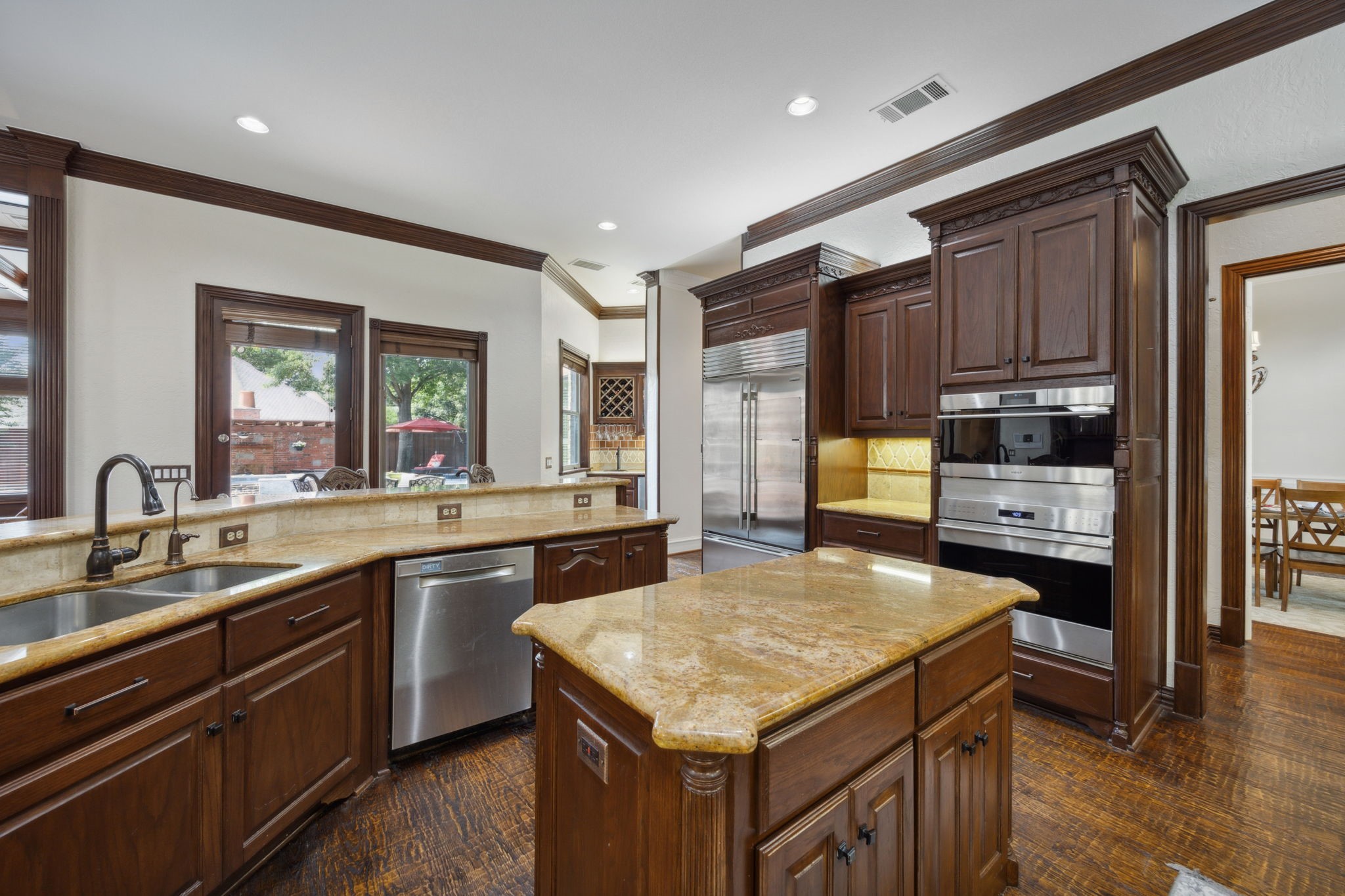 6405 Riverside Drive