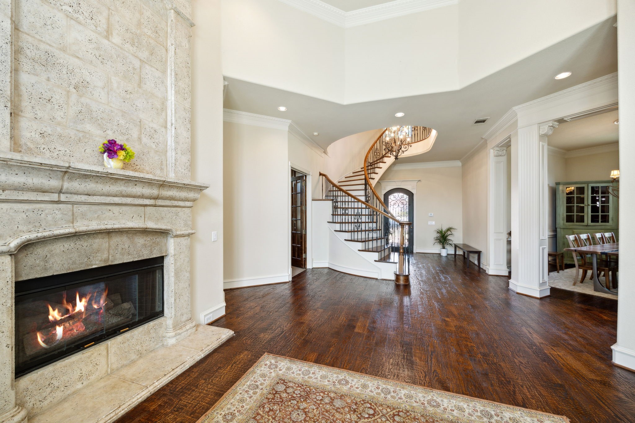 6405 Riverside Drive