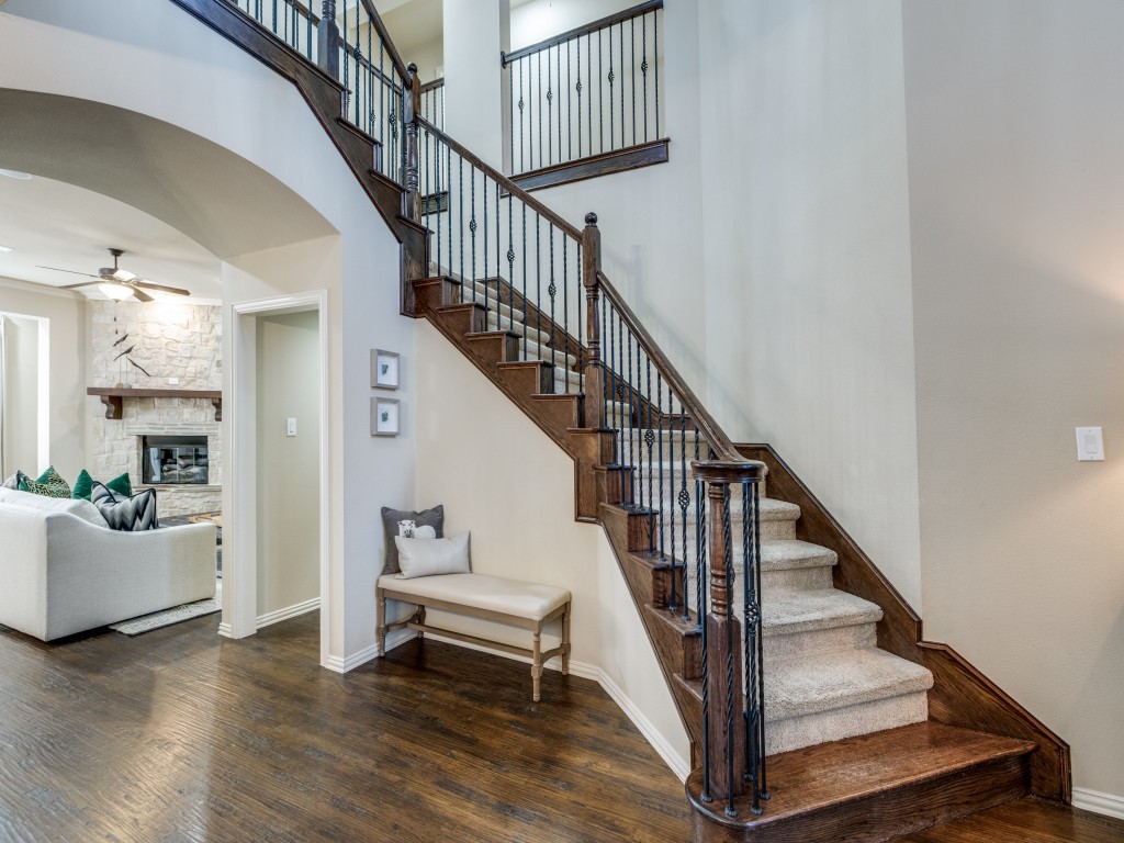 6325 Falcon Ridge Lane