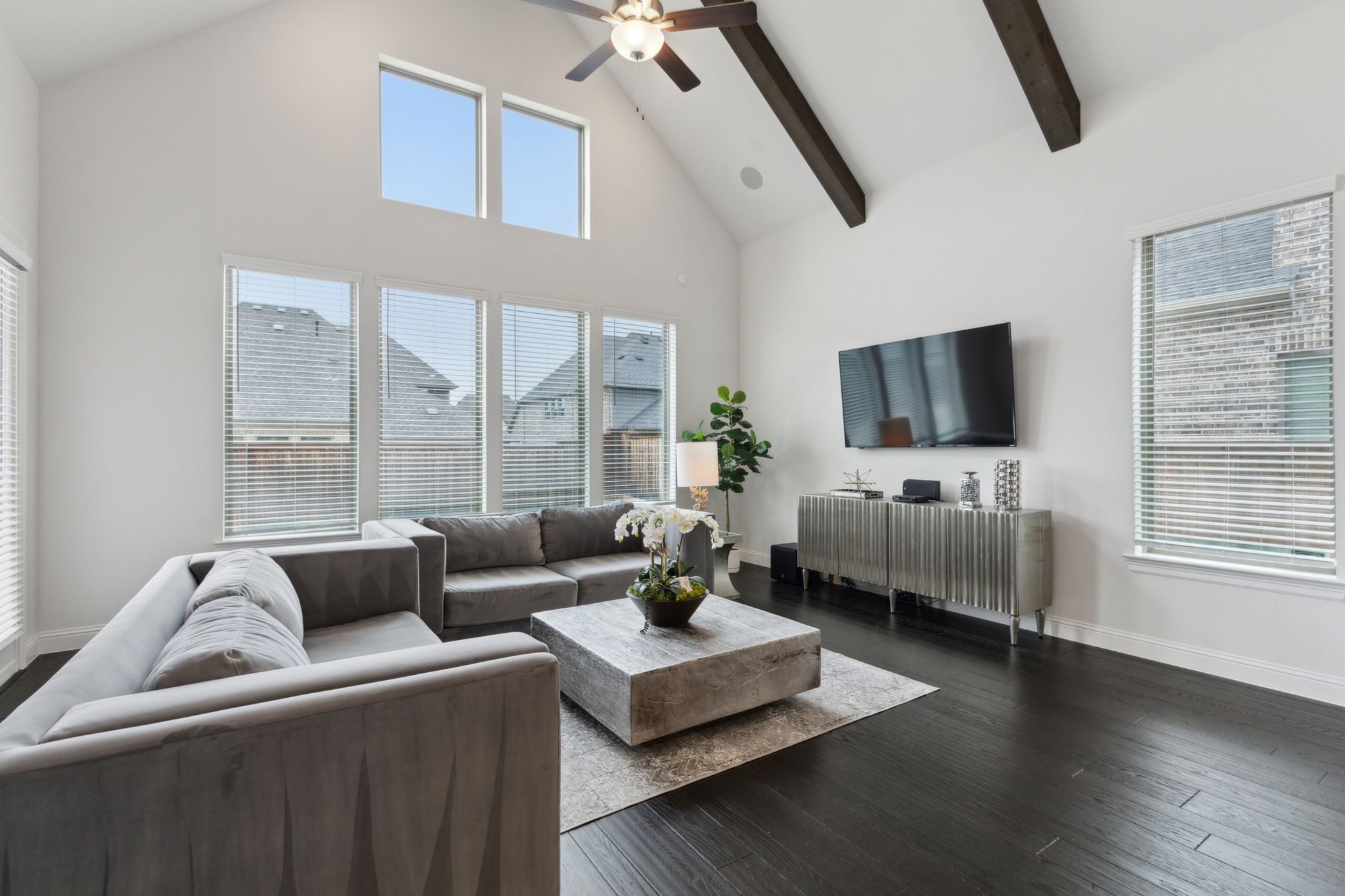 2711 Kingston Street