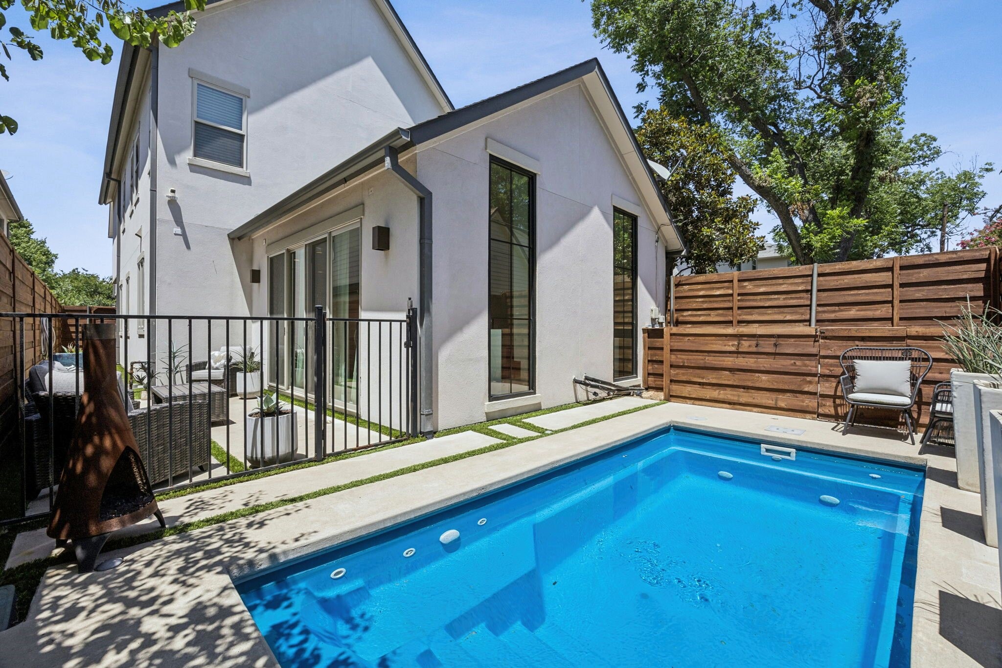 5616 Longview Street