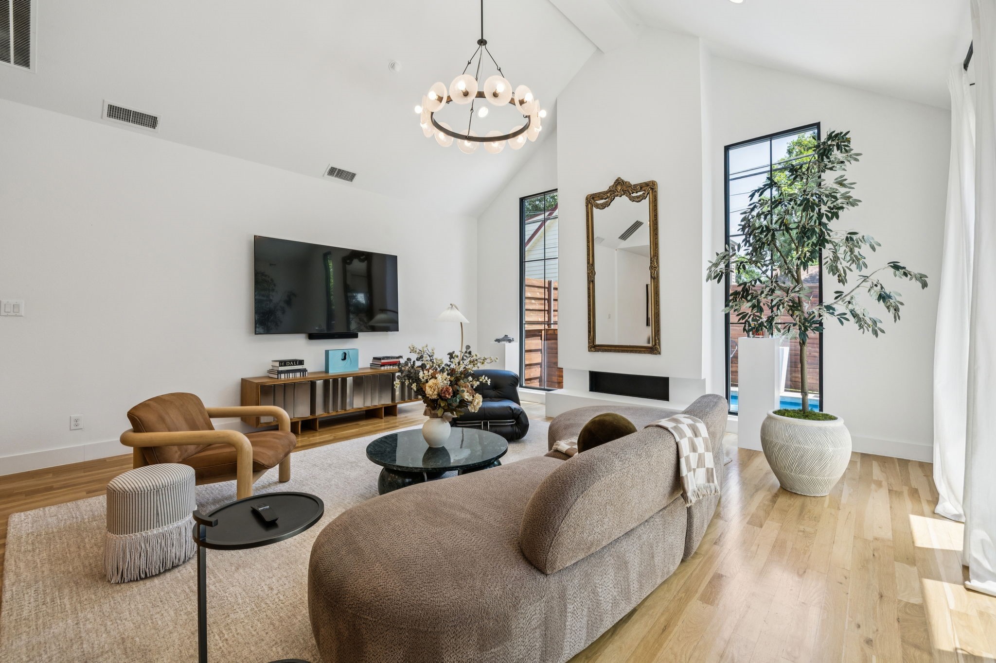 5616 Longview Street