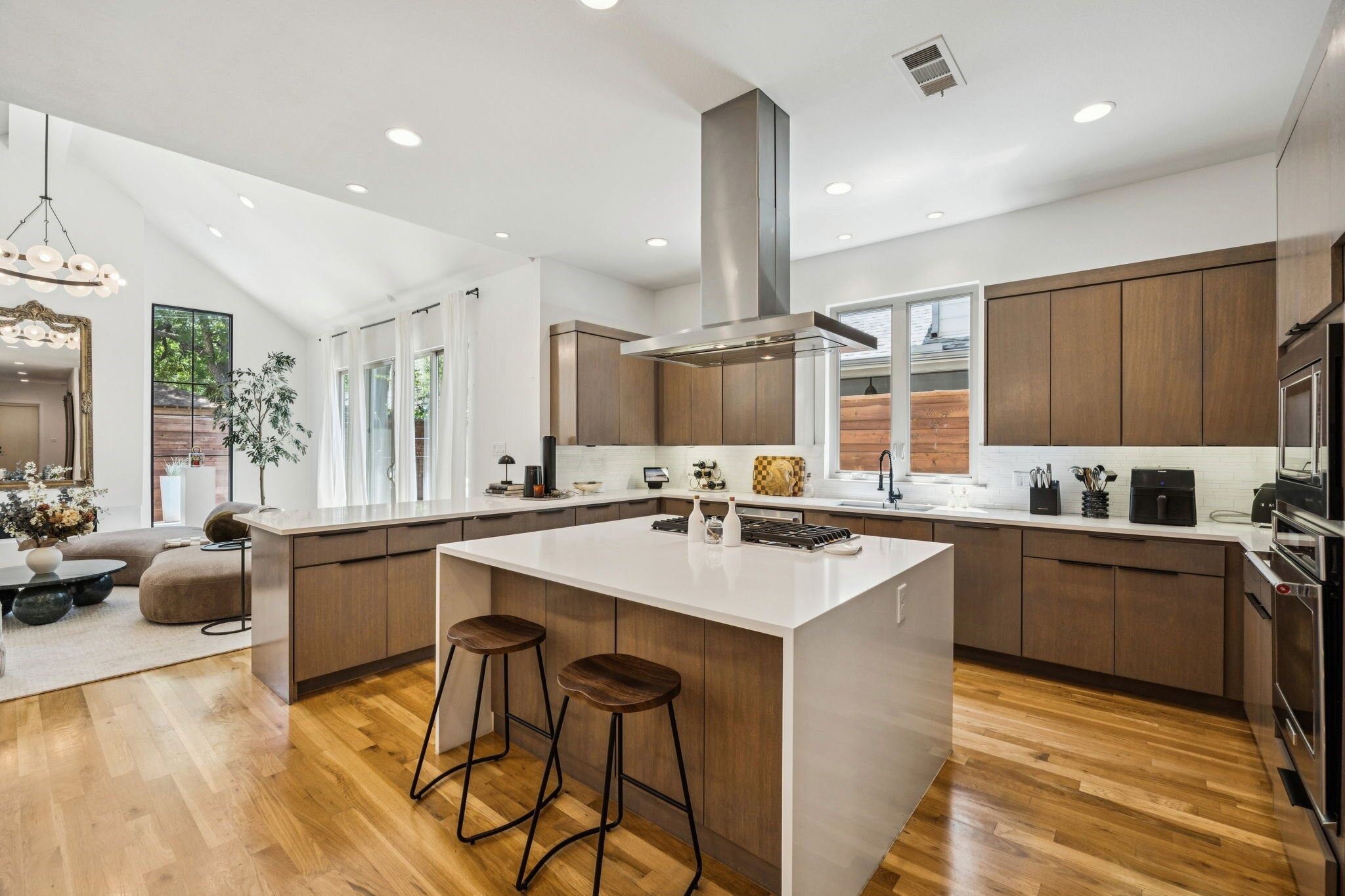 5616 Longview Street