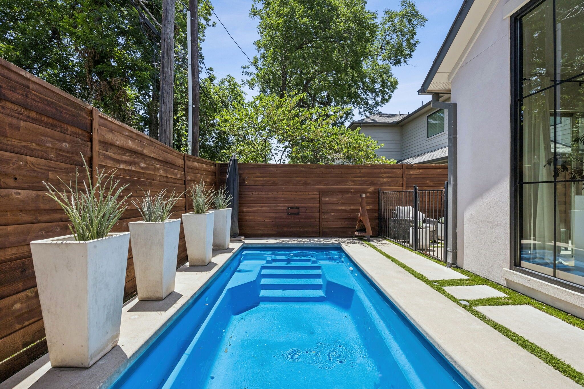 5616 Longview Street