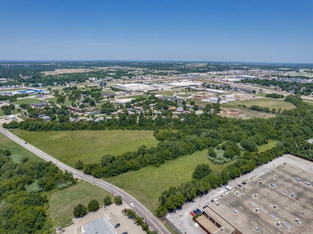 15.125 acres E Peyton Street