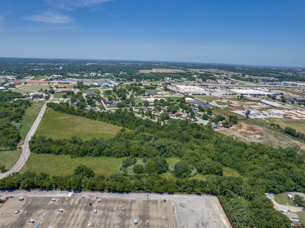 15.125 acres E Peyton Street