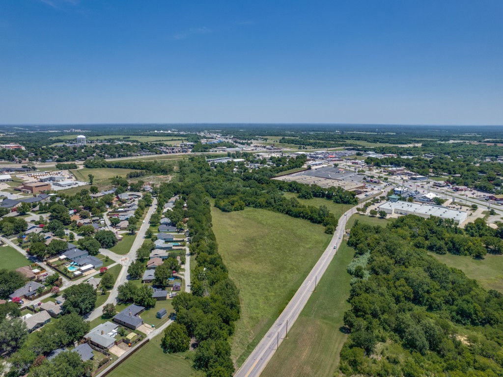 15.125 acres E Peyton Street