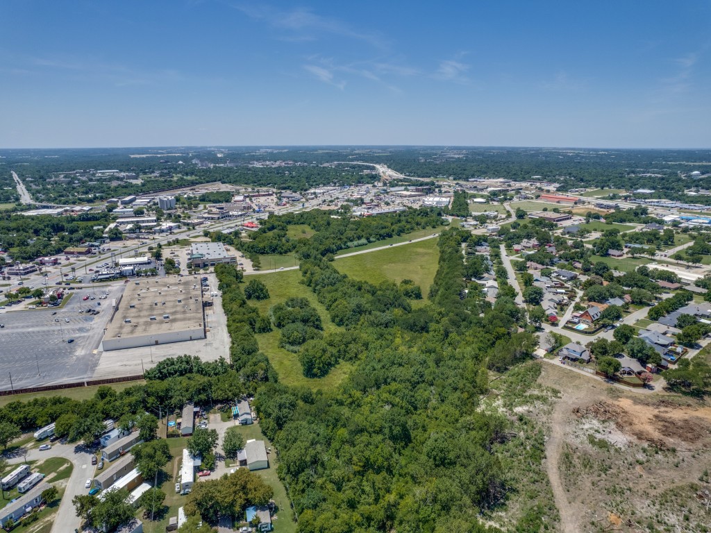 15.125 acres E Peyton Street