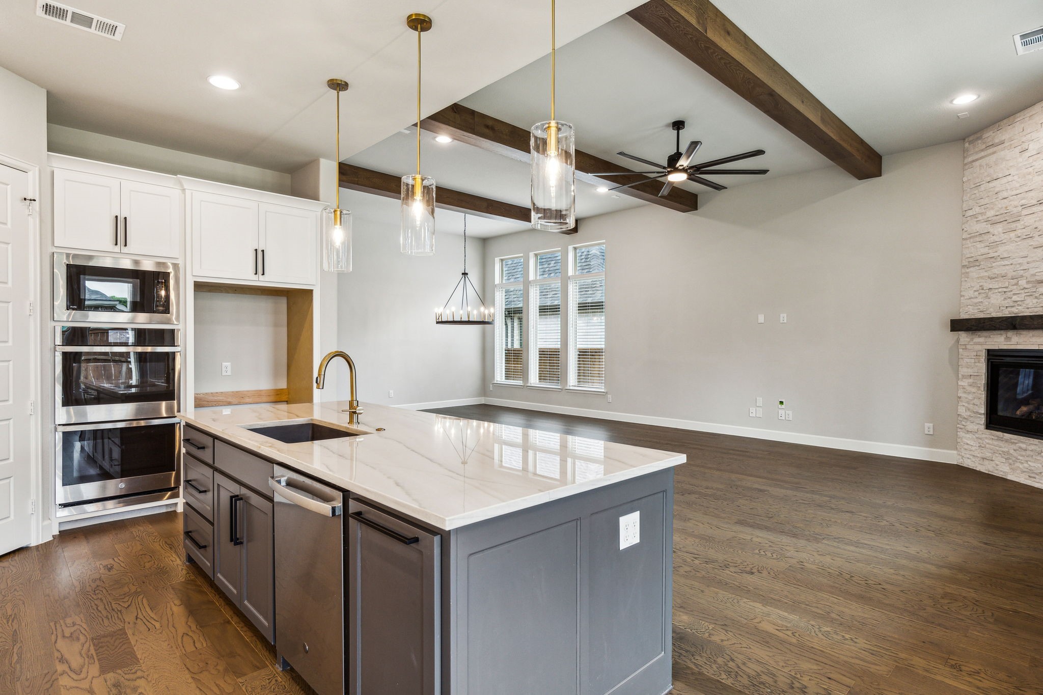 2232 Grey September Street