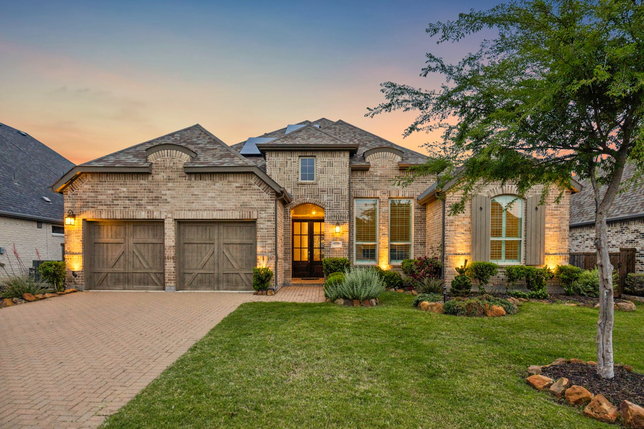 1950 Foxglen Drive
