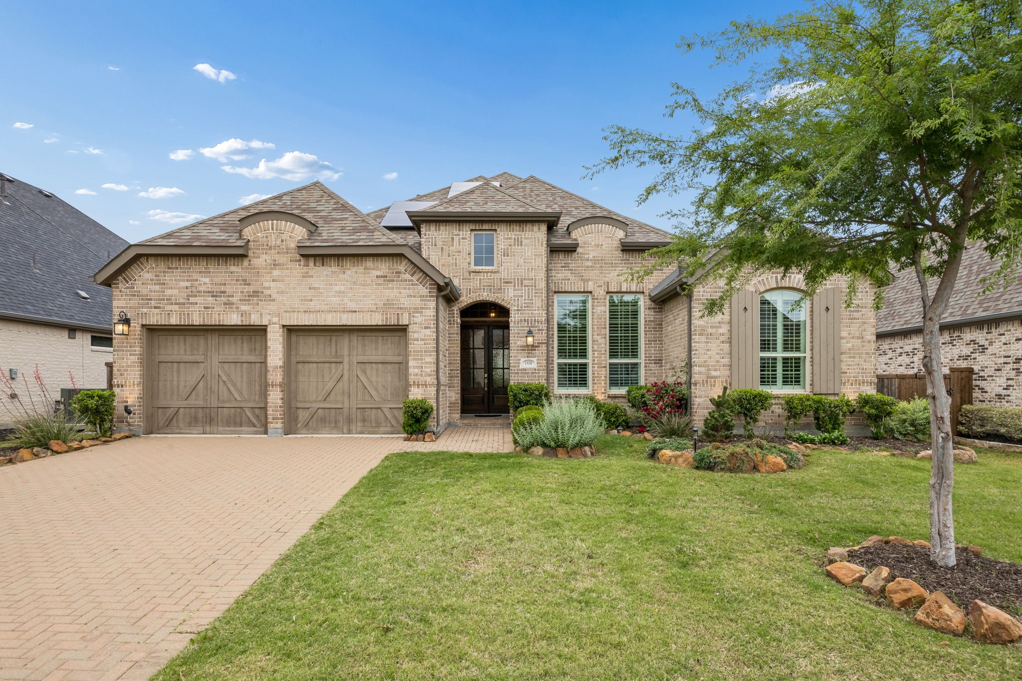 1950 Foxglen Drive