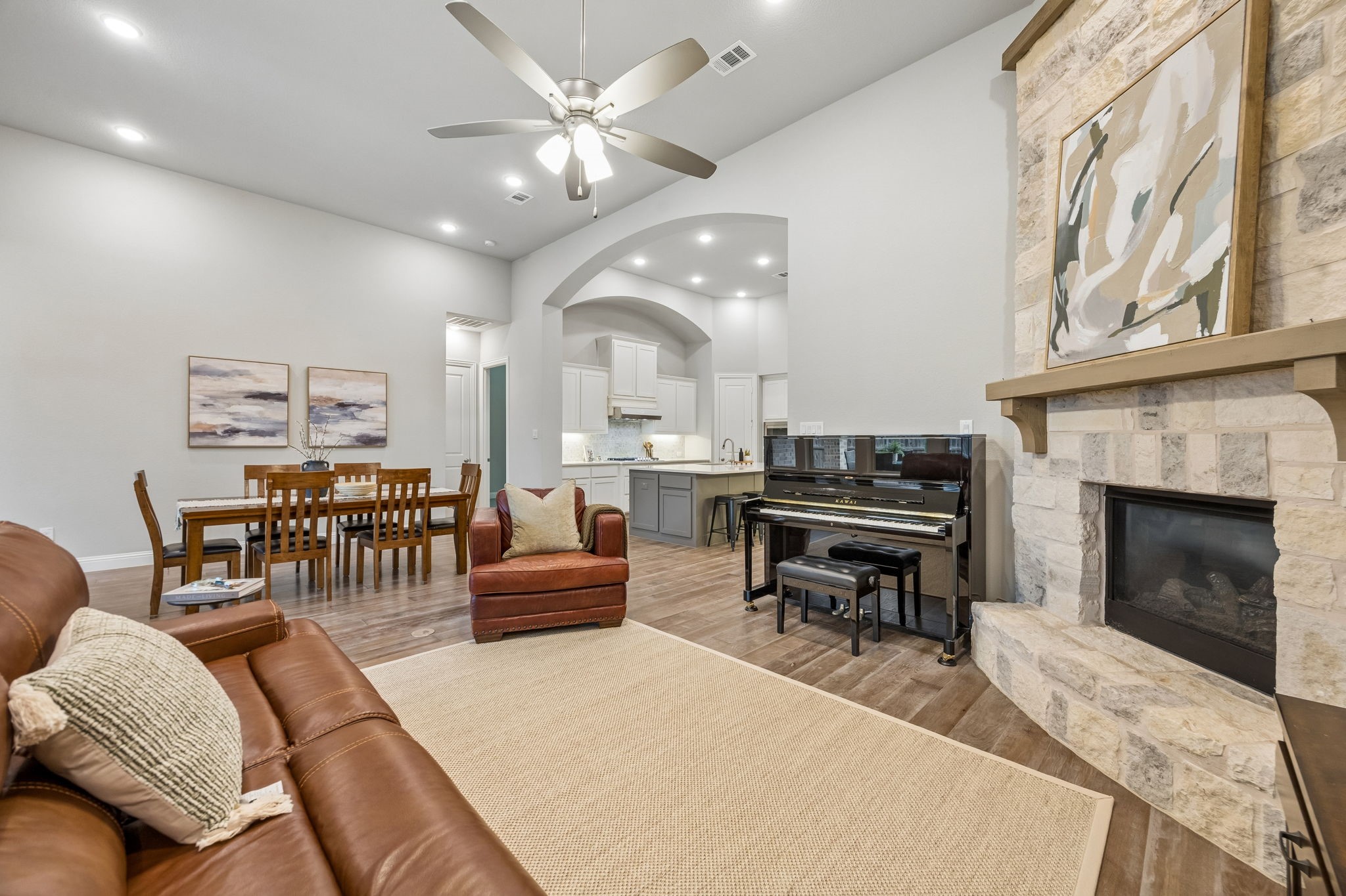 1950 Foxglen Drive