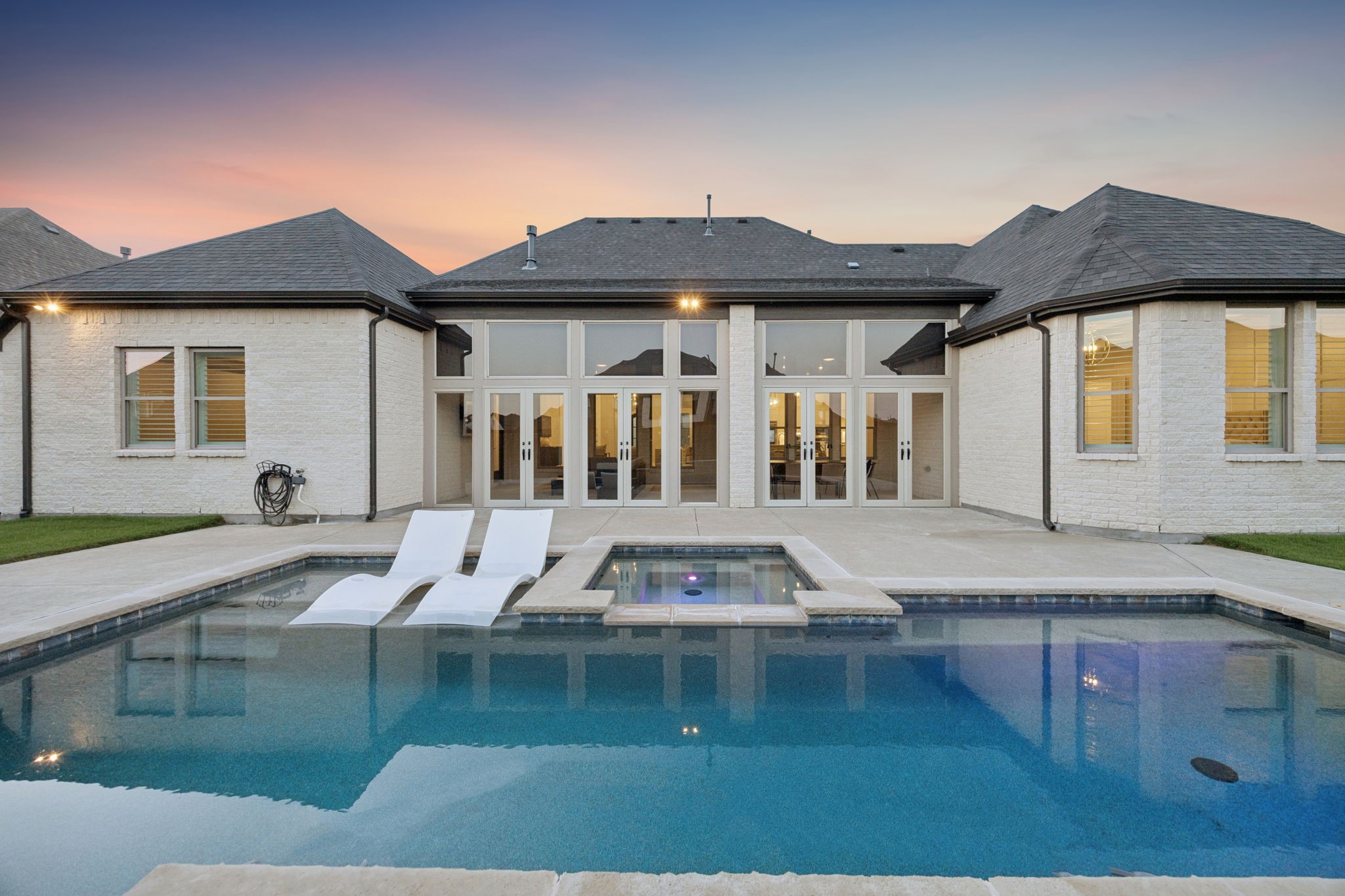 2200 Weathertop Lane