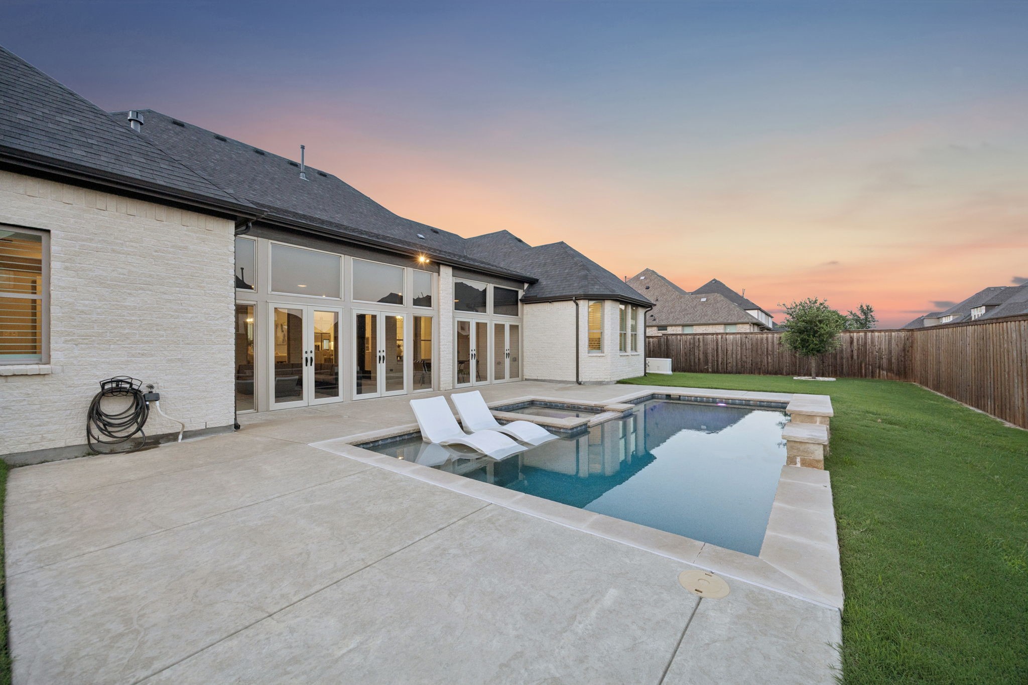 2200 Weathertop Lane