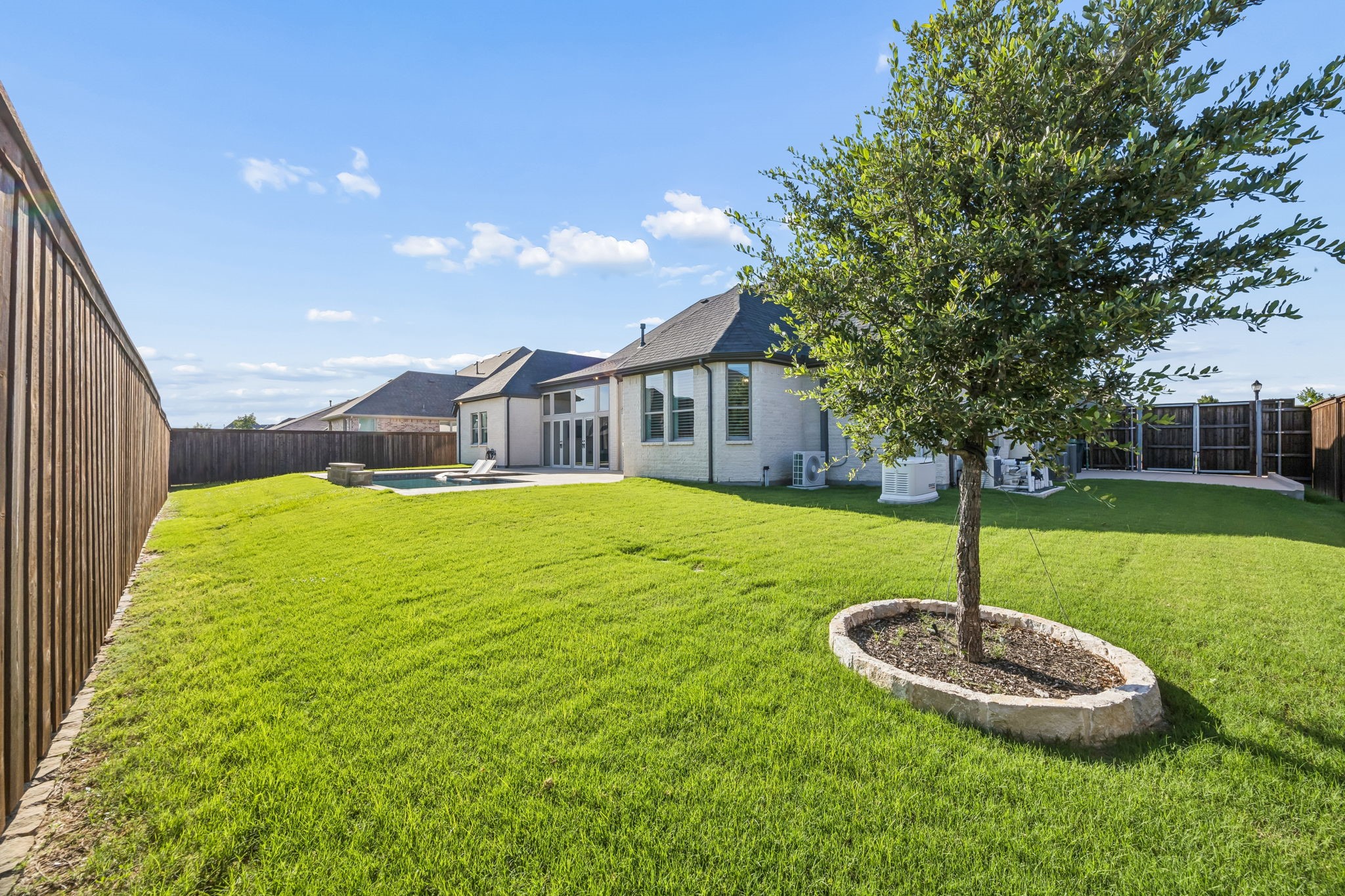 2200 Weathertop Lane
