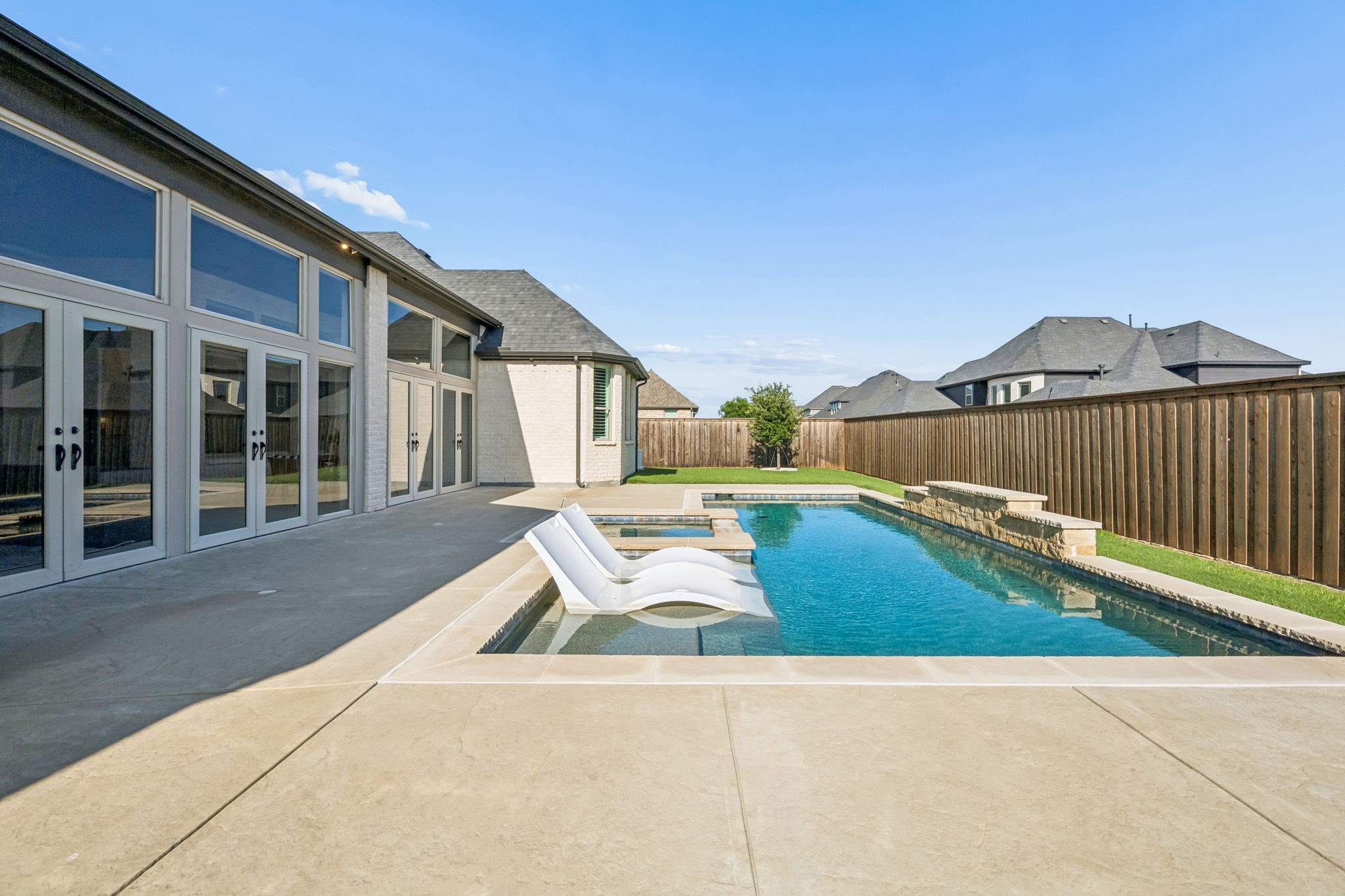 2200 Weathertop Lane