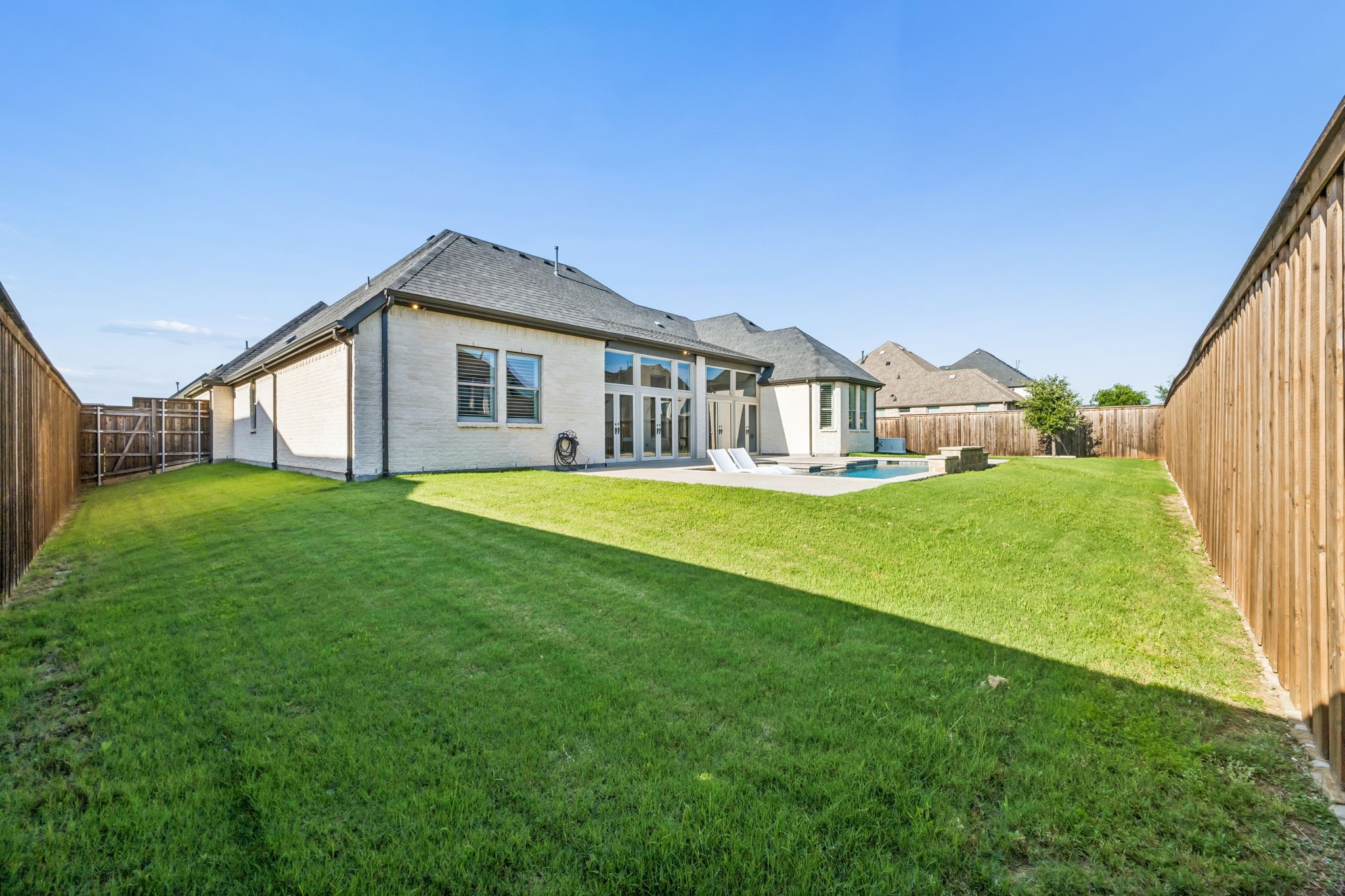 2200 Weathertop Lane