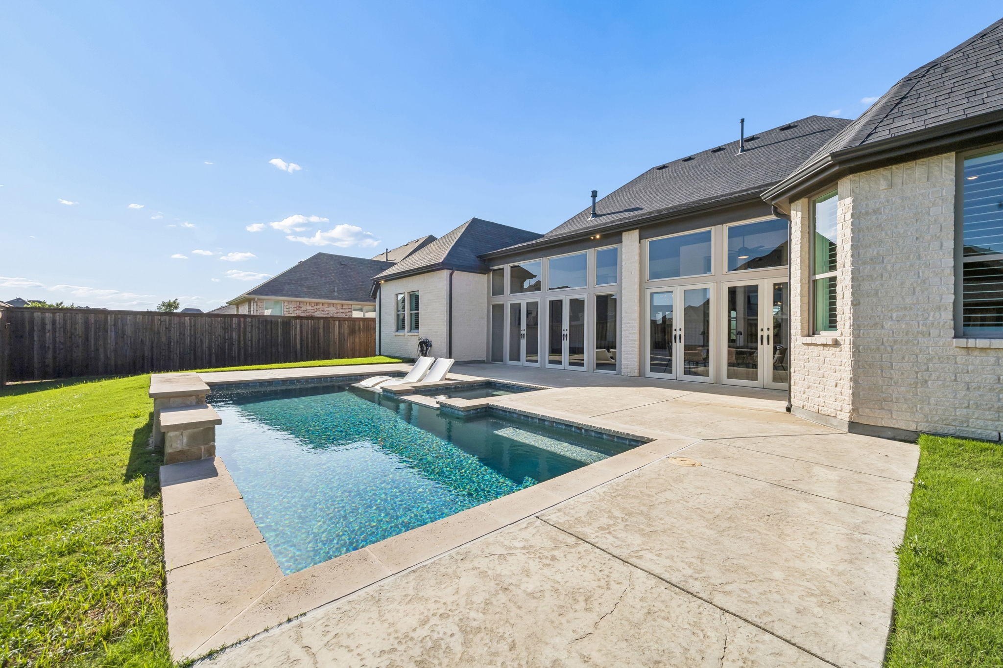 2200 Weathertop Lane